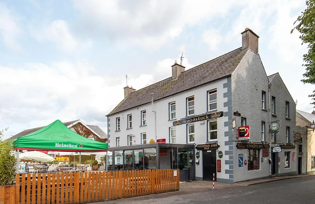 Woodstock Arms - Bar, Bed & Breakfast-1